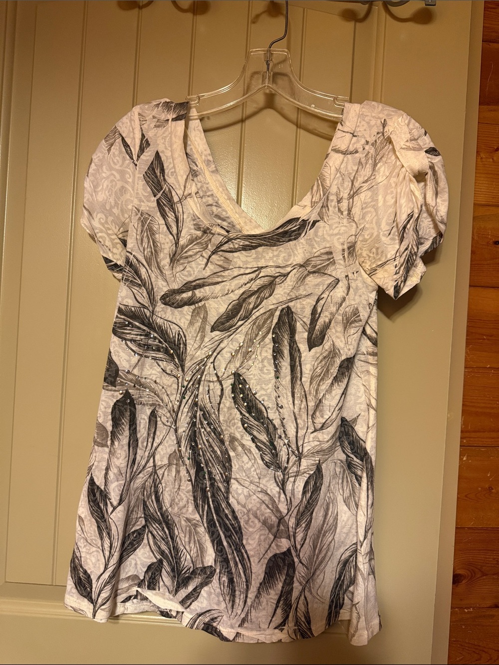 Buckle Black & White Feather-Print Short Sleeve Tee